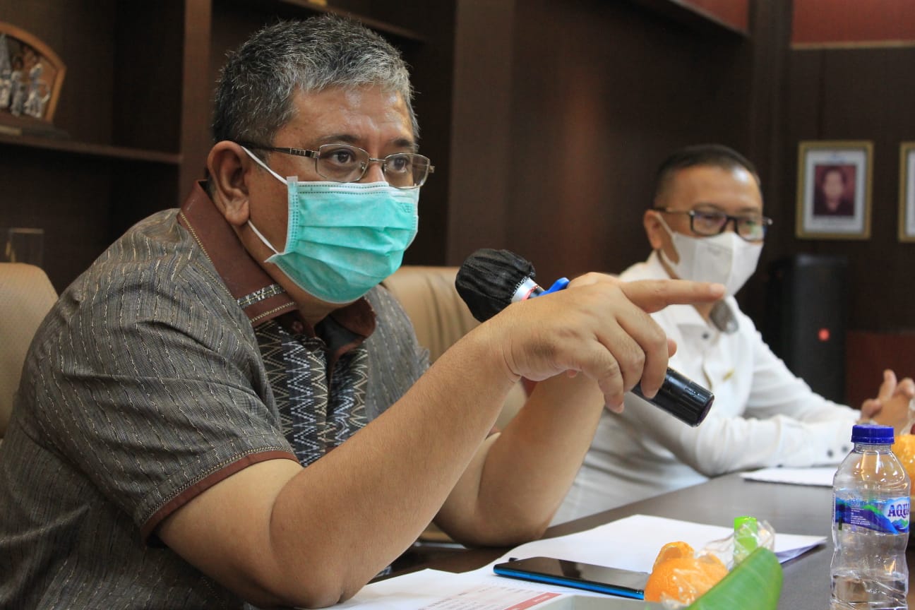 Komisi III DPRD Jawa Barat melaksanakan kunjungan kerja ke Pusat Pengelolaan Pendapatan Daerah (P3D) Wilayah Kabupaten Ciamis dalam rangka evaluasi kinerja mitra kerja komisi sampai dengan Triwulan II Tahun 2021. Rabu (25/8/2021). (Foto: Humas DPRD Jabar)