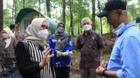 Pimpinan dan Anggota Komisi III DPRD Provinsi Jawa Barat meninjau Hejo Forest, salah satu aset PT Jasa dan Kepariwisataan Jabar di Kabupaten Bandung, Selasa (7/9/2021). (Foto: Humas DPRD Jabar)