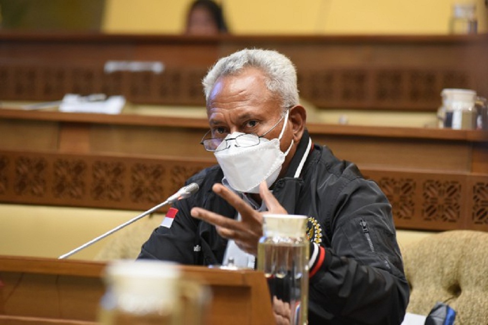 Anggota Komisi II DPR RI Komarudin Watubun dalam Rapat Dengar Pendapat Umum (RDPU) Komisi II DPR RI dengan jajaran MASKI di Gedung DPR RI, Senayan, Jakarta, Kamis (16/9/2021). (Foto: Arief/Man)