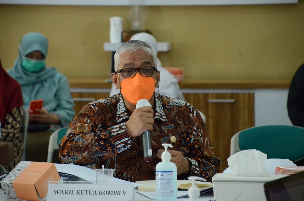 Rapat kerja Komisi V DPRD Provinsi Jawa Barat dilaksanakan dengan mitra kerja di Aula RS Jiwa Provinsi Jawa Barat, Jl. Kolonel Masturi KM. 7, Kabupaten Bandung Barat, (Kamis, 16/09/2021). (Foto: Humas DPRD Jabar)
