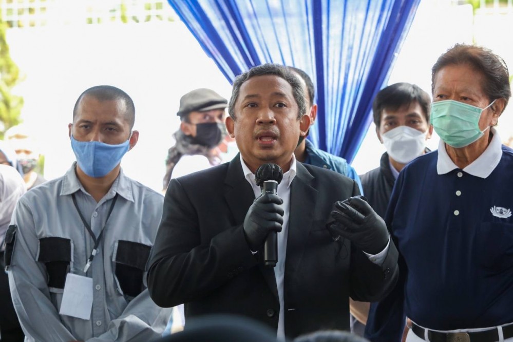 Wakil Wali Kota Bandung Yana Mulyana saat monitoring kegiatan vaksinasi di Gedung Yayasan Buddha Tzu Chi Bandung, Sabtu (11/9/2021). (Foto: Hms Bandung)