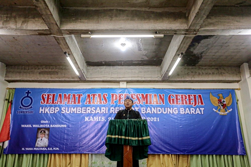 Wakil Wali Kota Bandung Yana Mulyana meresmikan Gereja Huria Kristen Batak Protestan (HKBP) Sumber Sari di Komplek Sumber Sari, Jalan Sumber Sugih, Kecamatan Babakan Ciparay, Kota Bandung. (Foto: Hms Bandung)