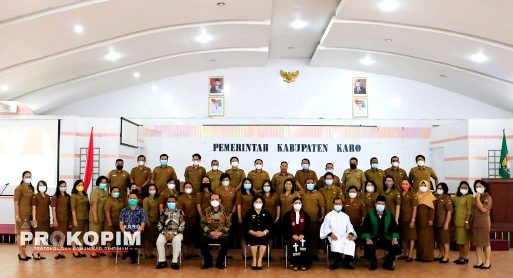 Pelantikan pejabat pengawas di lingkungan Pemerintahan Kabupaten Karo di Aula Kantor Bupati Karo, Jalan Letjen Jamin Ginting No. 17, Kabanjahe. (Foto: Prokopim Karo)