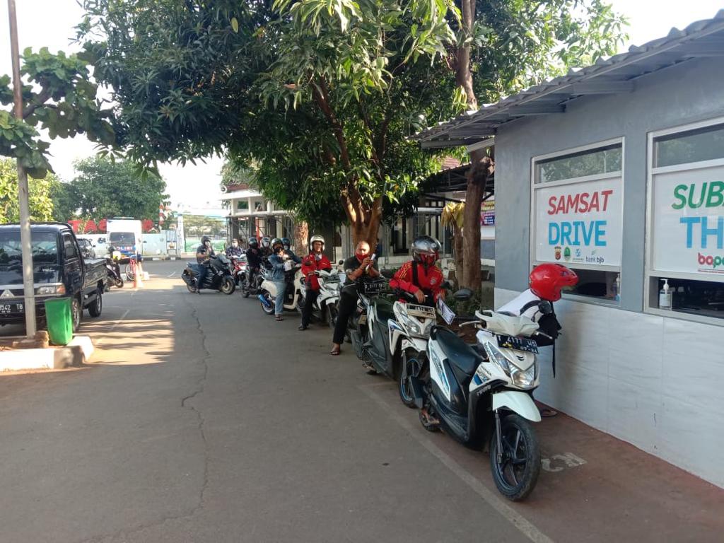 Layanan pembayaran Pajak Kendaraan Bermotor di Samsat Subang. (Foto: Istimewa)