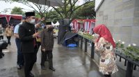 Wakil Presiden RI K.H Ma'ruf Amin didampingi Gubernur Jawa Barat Ridwan Kamil meninjau Monumen Pahlawan COVID-19 Jawa Barat di Jalan Japati, Kota Bandung, Sabtu (4/12/2021). (Foto: Istimewa)