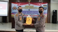 Acara pisah sambut dan serah terima jabatan (Sertijab) Kapolres Tanah Karo dari AKBP Yustinus Setyo SH SIK kepada AKBP Ronny Nicolas Sidabutar SH SIK MH berlangsung dengan penuh rasa haru. (Foto: Istimewa)