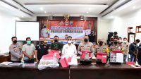 Kapolres Tanah Karo AKBP Ronny Nicolas Sidabutar SH SIK MH meminpin konfrensi pers akhir tahun 2021, di Aula Pur Pur Sage Polres Tanah Karo. (Foto: Istimewa)