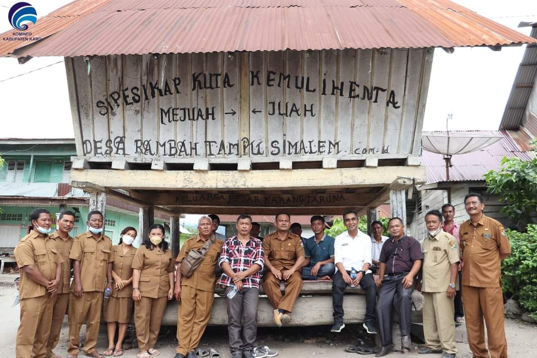 Wakil Bupati Karo Theopilus Ginting melakukan kunjungan kerja ke Desa Lau Peradep dan Desa Kinangkong, Dusun Tanjung Bale, Kecamatan Lau Baleng serta Desa Rambah Tampu, Desa Mardinding dan Desa Bukit Makmur, Kecamatan Mardinding, Kabupaten Karo, Sumatera Utara. (Foto: Diskominfo Karo)
