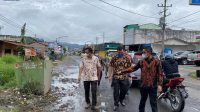0704 karo - Wakil Bupati Tinjau Jalan Rusak di Jalan Jamin Ginting 4