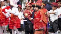 1508 karo - Pawai Anak-Anak Meriahkan HUT RI ke-79 di Kabupaten Karo 1
