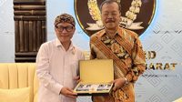 1207 bdg - Ketua DPRD Jawa Barat Buky Wibawa Sambut Baik Kerja Sama dengan Universitas Widyatama